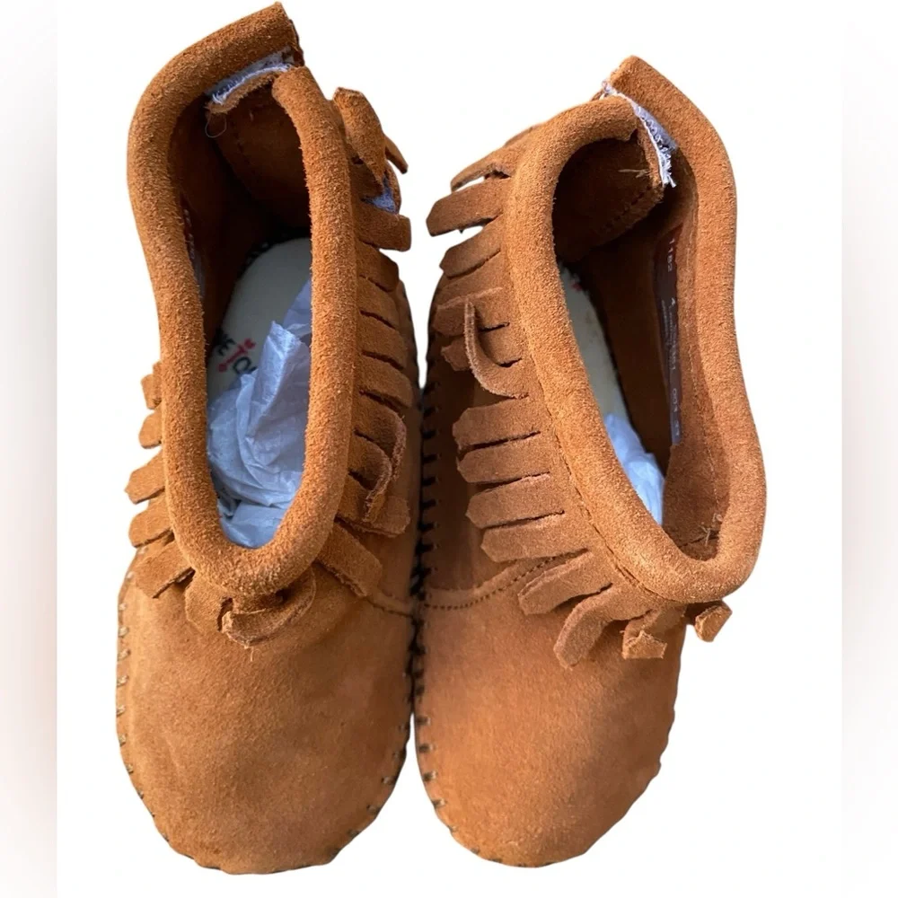 Minnetonka Children's Suede Classic Fringe Bootie size 4